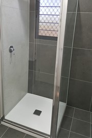 Shower alcove